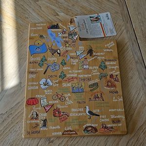 NWT bambo UTAH cutting board